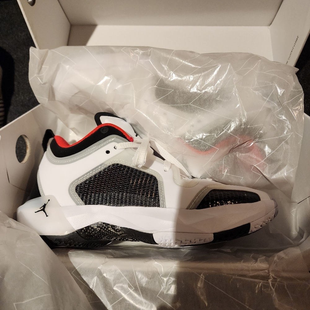 Jordan Xxxvii